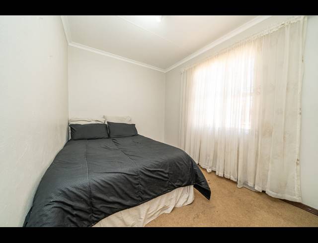 3 BEDROOM FREESTANDING FOR SALE IN HELDERWYK